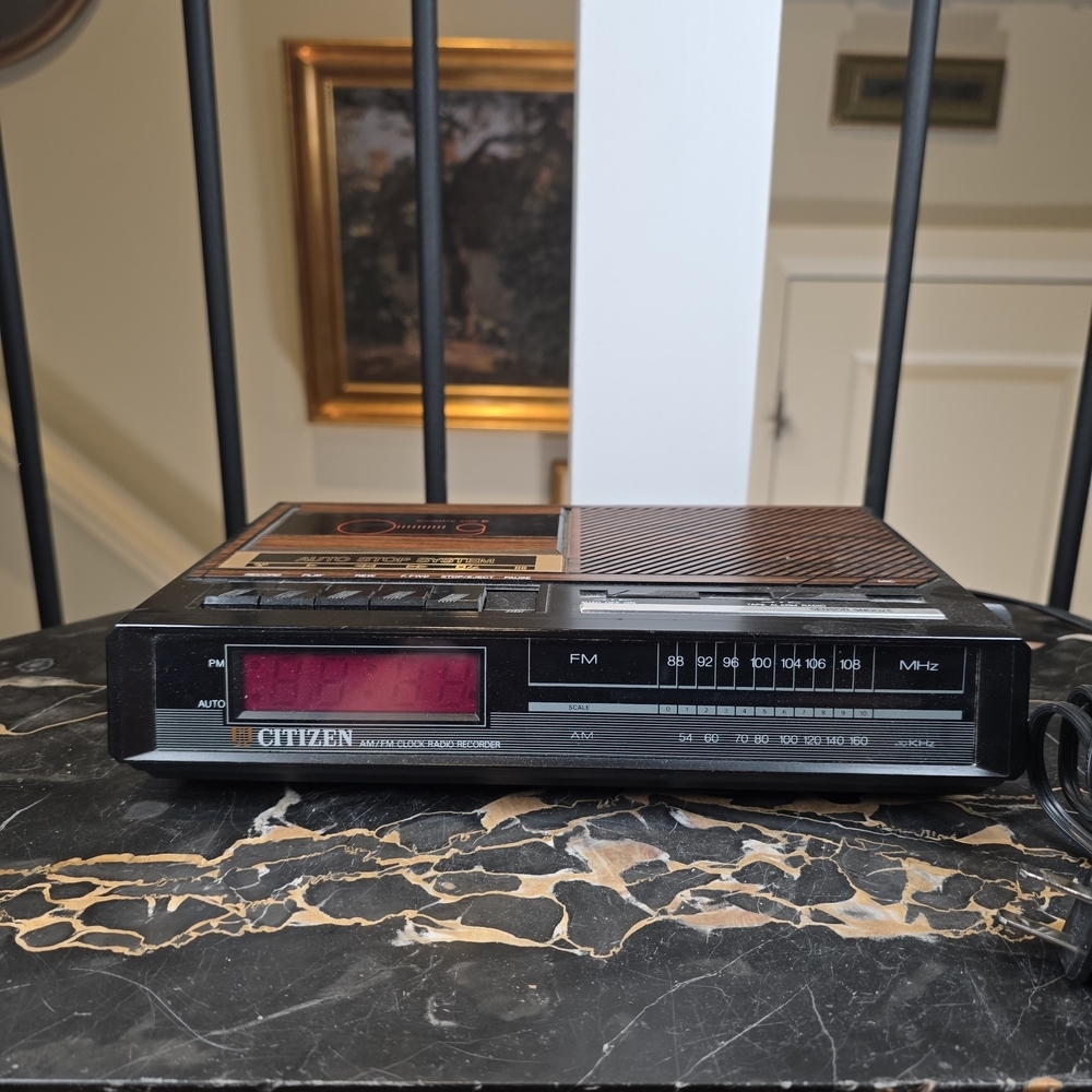 Vintage Citizen Clock Radio Cassette Player Woodgrain 80s - Picture 1 of 14